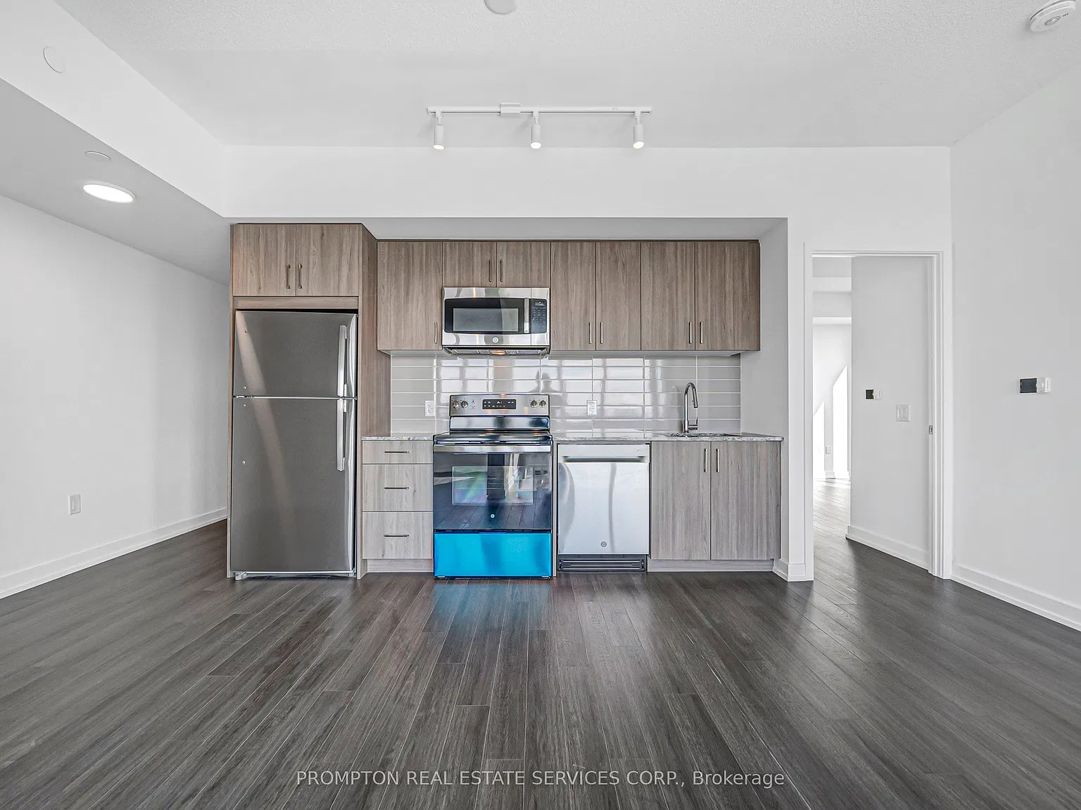 3 bed, $2,980 — Photo 4