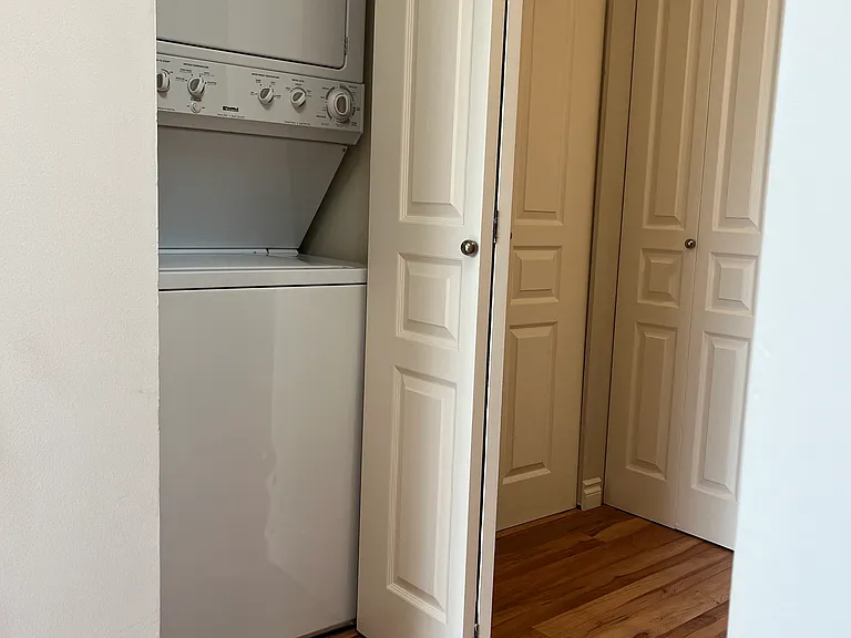 2288 Marstrand Ave — Photo 11