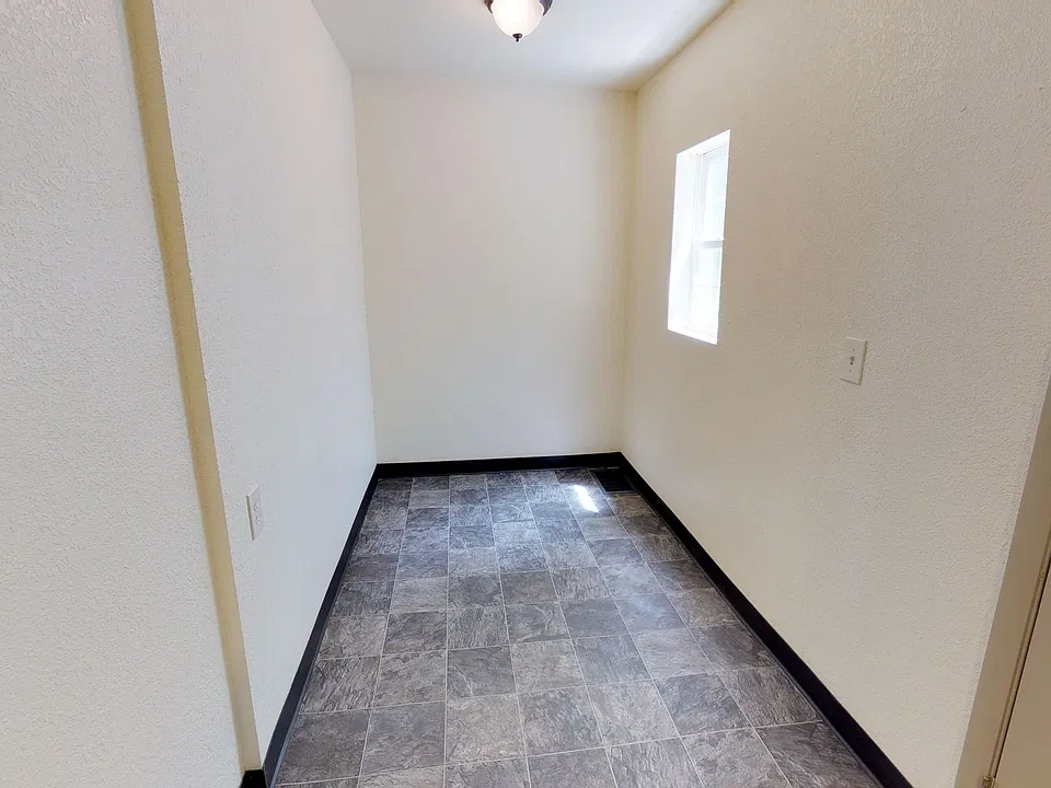 464 Poplar