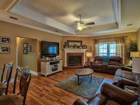 4th image of 2126 Montebello Ct