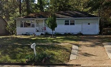1317 Somerville Rd SE — Photo 1