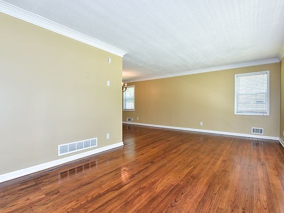 3rd image of 266 Normandy Dr
