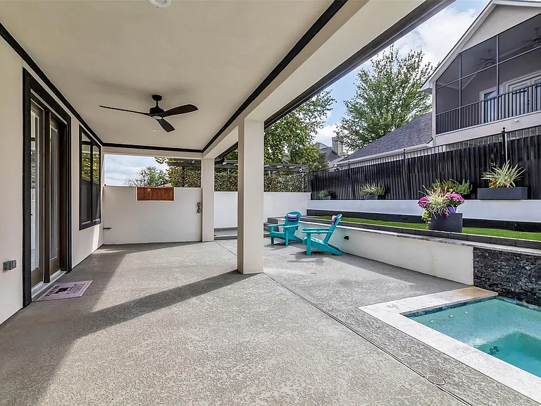 17 Bellingham Ct — Photo 42