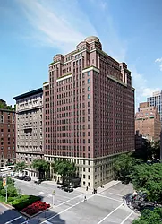 737 Park Avenue in Lenox Hill