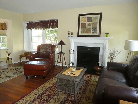 3rd image of 157 Coburn Ln #0