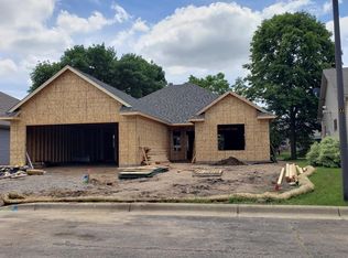 32 Waterford Ln, Waite Park, MN 56387