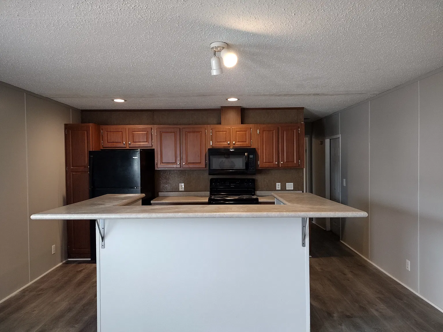 3 bed, 1216 sqft, $1,053 — Photo 4