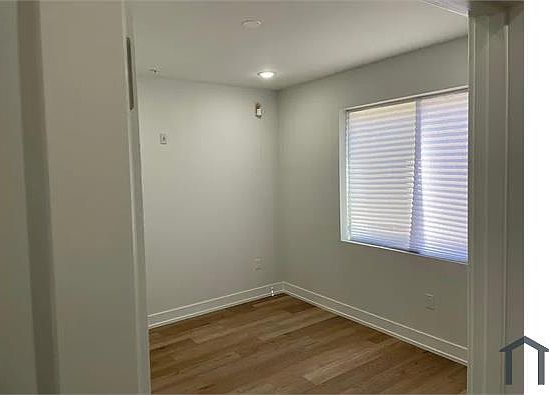 3rd image of 2041 N Reese St #1