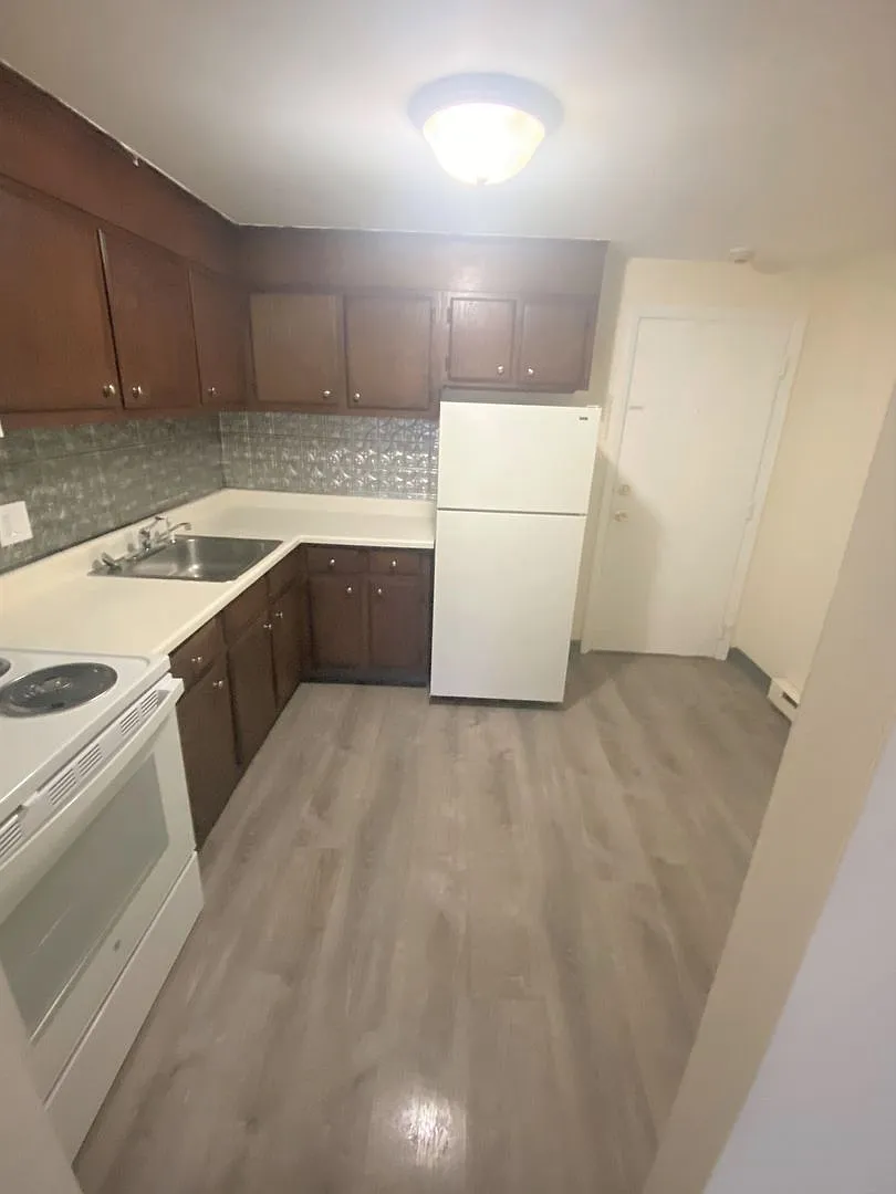 330 Nesmith — Photo 2