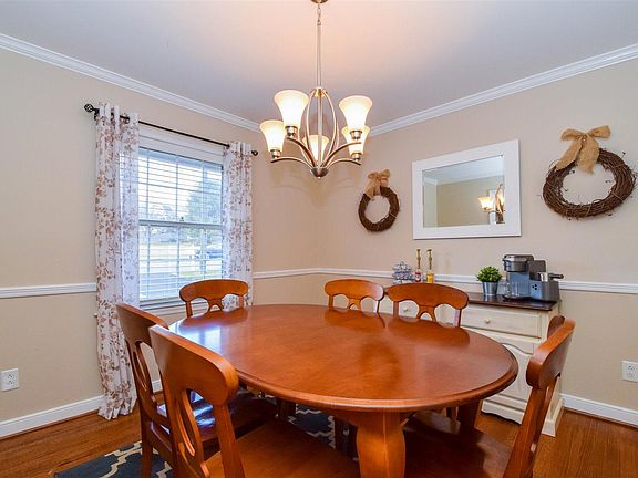 4th image of 4818 Glenbrook Dr
