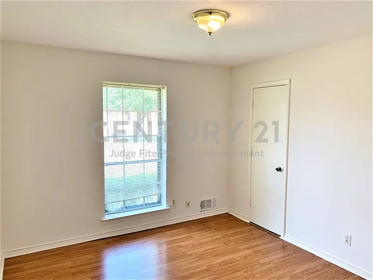 3910 Bucknell Dr — Photo 13