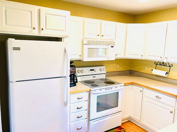 3rd image of 668 Layman Creek Cir