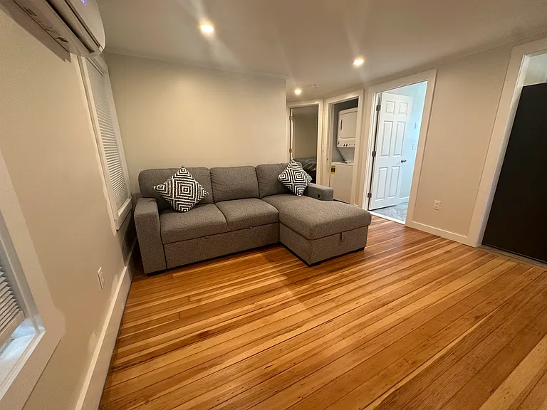 17 Byrnes St #1-2 — Photo 8