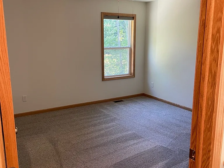 Bedroom 2 (Upstairs)
