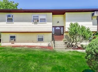 17 Brewer Rd, Monsey, NY 10952