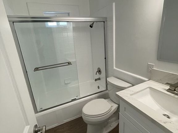 5th image of 4122 W Toluca Lake Ave #4122