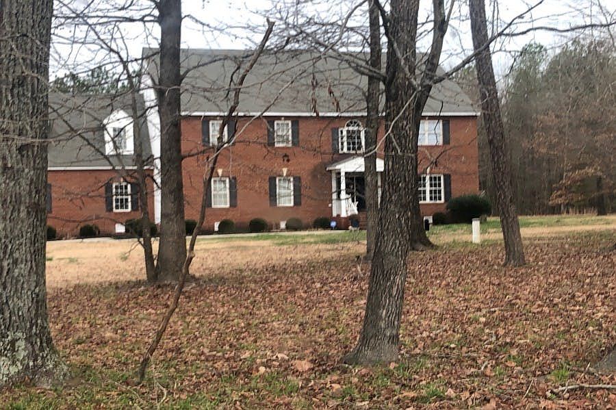 1st image of 100 Kenley Tye Ln