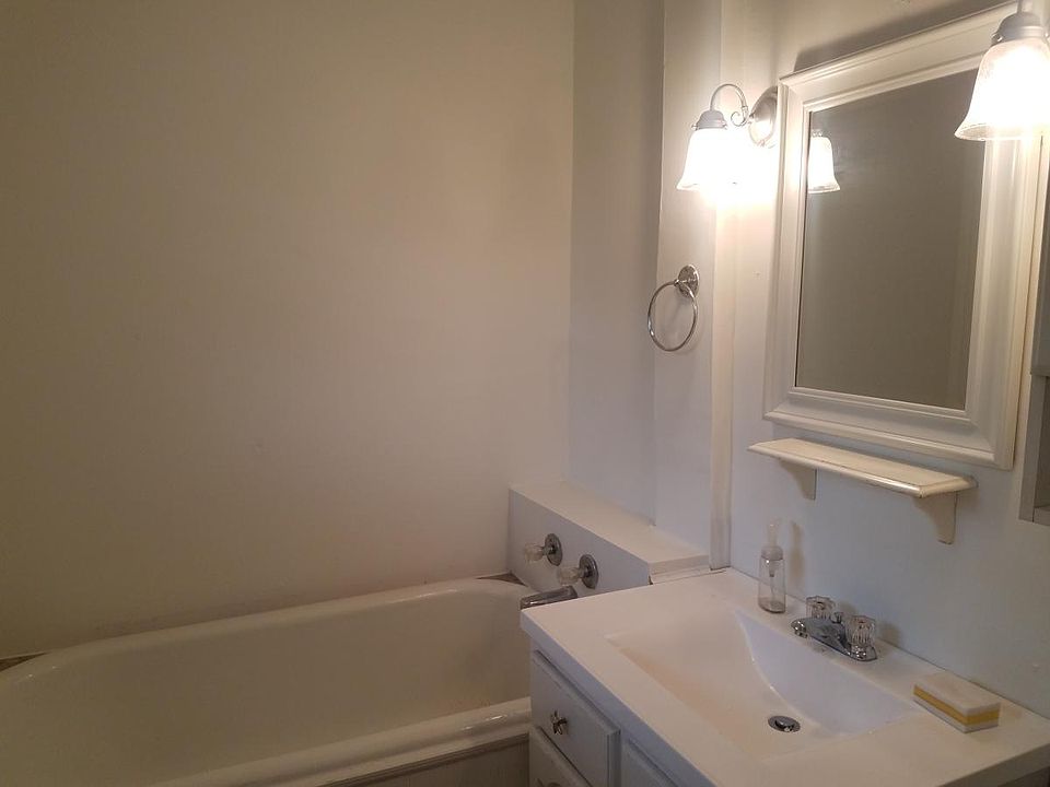 1st image of 405 Sterling Ave