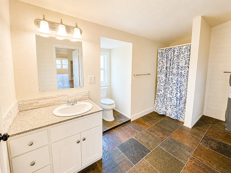 18425 Hatler Dr — Photo 17