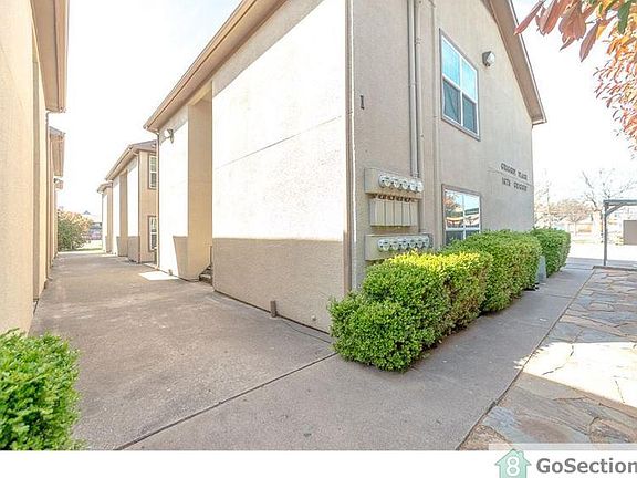 2nd image of 1625 Grigsby Ave APT 109