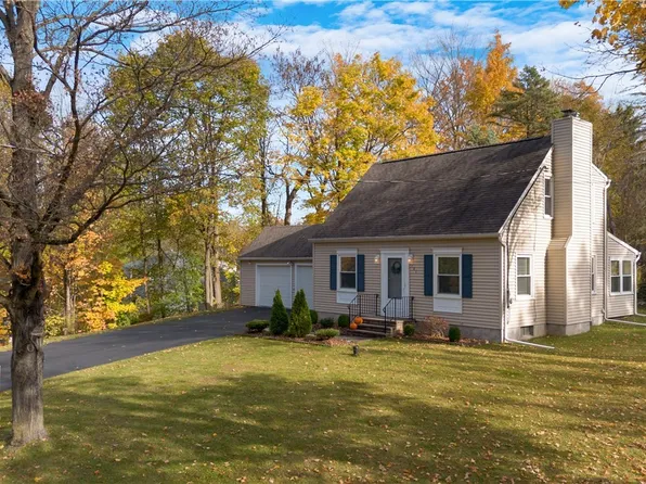 101 Griffin Dr, Fayetteville, NY 13066
