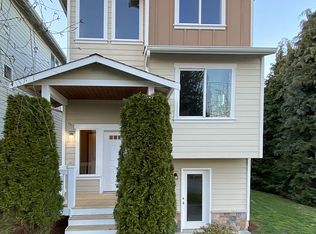 566 E Marine View Dr UNIT A, Everett, WA 98201