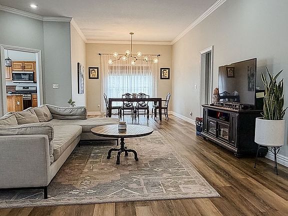 3rd image of 124 Briar Meadow Dr