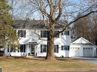 565 Sand Hill Rd, Hershey, PA 17033