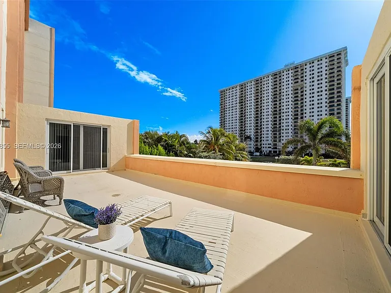 801 S Ocean Dr #207 — Photo 16