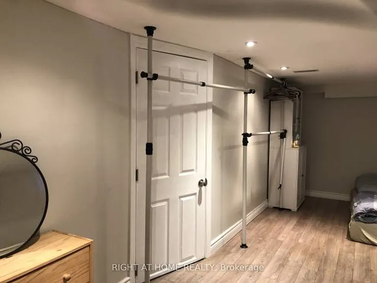 43 Bowie Ave — Photo 12