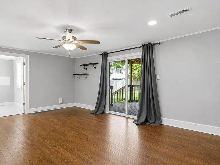 1409 Rhem Ave — Photo 7