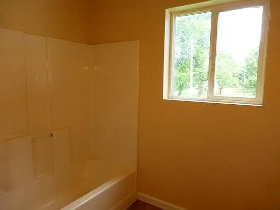 450 Christian Ave — Photo 5