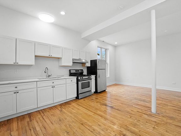 3rd image of 1309 S Komensky Ave