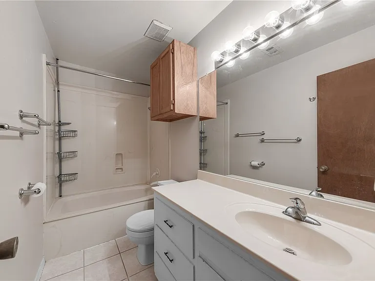 1200 Holik Dr #B — Photo 12