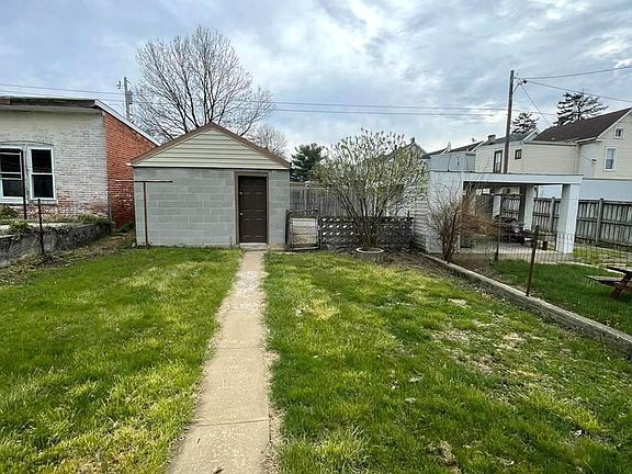 3rd image of 724 Salem Ave #2