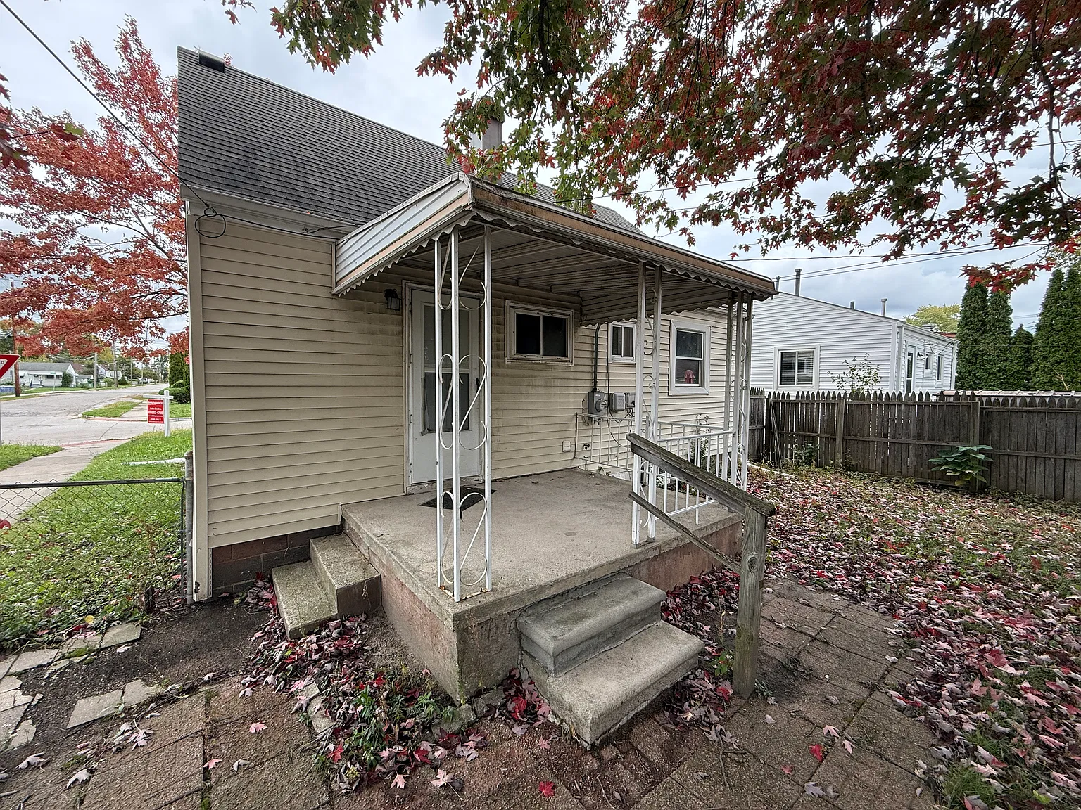4 bed, 870 sqft, $1,450 — Photo 2