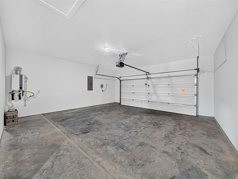 2803 Sweet Honey Ln — Photo 41