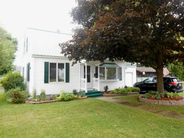 49 Roosevelt St, Massena, NY 13662