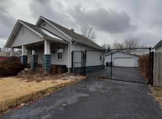 1817 Rhodes St, Madison, IL 62060