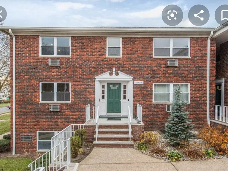 203 N Beverwyck Rd #4 — Photo 2