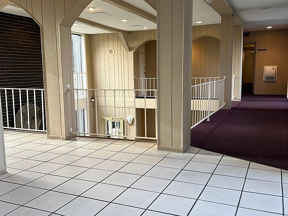 4th image of 9530 N Lamon Ave #203