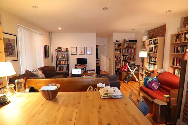 Rented by PMG Real Estate  | media 30