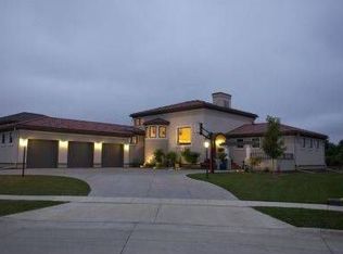 200 Pebble Creek Dr, Mason City, IA 50401