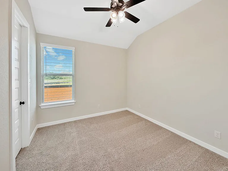 1590 Lone Grapevine — Photo 21