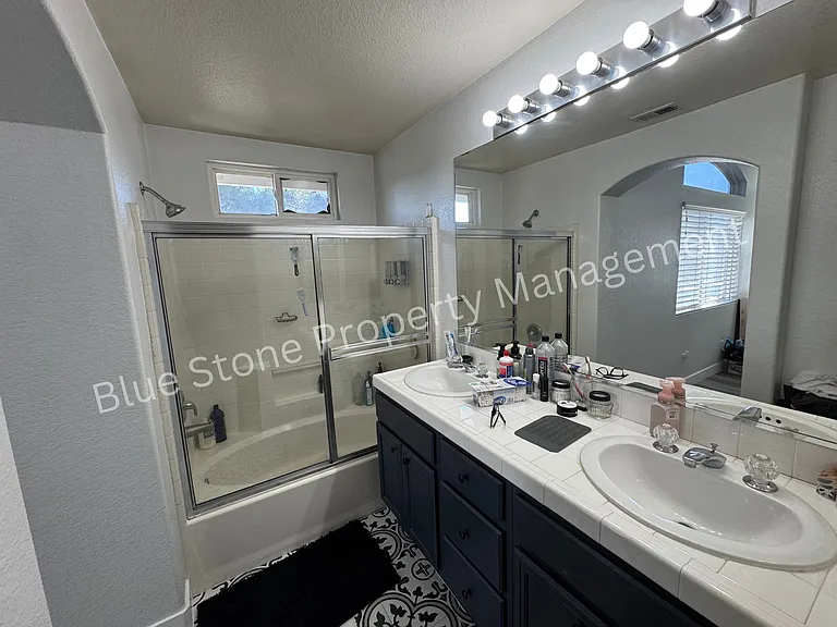 1290 Pinnacle Peak Dr #1 — Photo 7