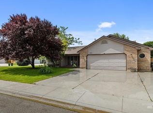 2569 S Velvet Falls Way, Meridian, ID 83642