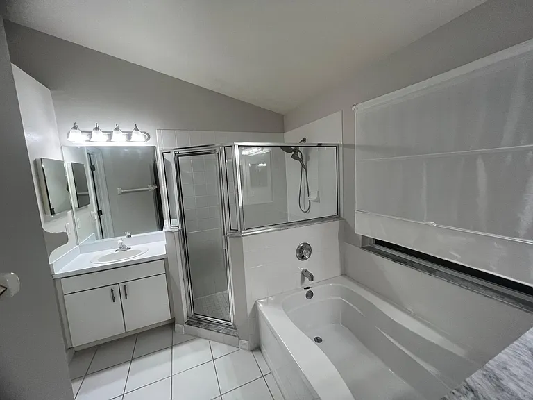 1944 Grenville Ct — Photo 7