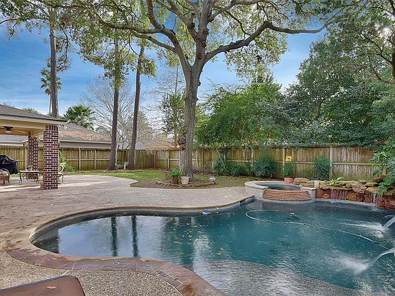 2nd image of 13419 Tallow Glen Ln