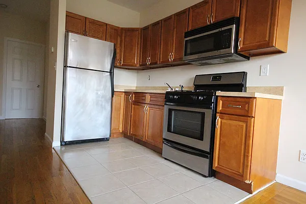 Rented by Rental Solutions Inc | media 4