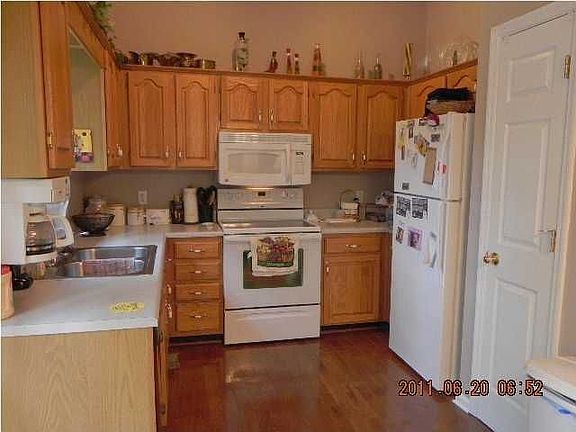 3rd image of 6107 Blue Ash Dr